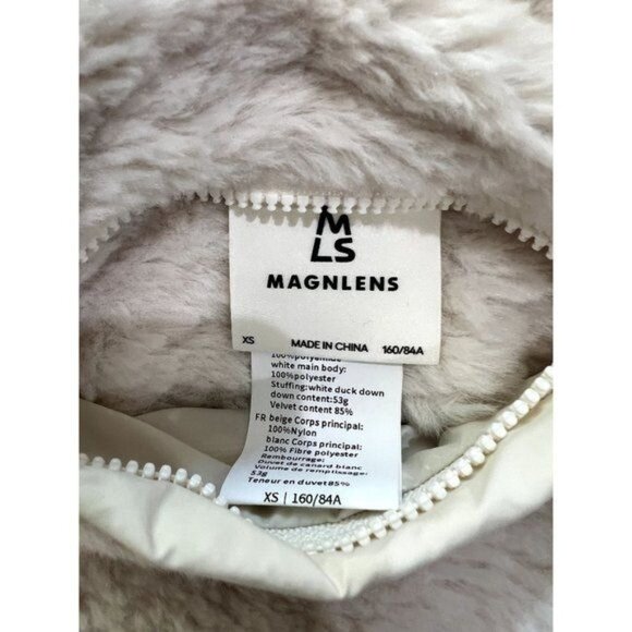 Magnlens Bradbury Reversible Vest in Cream - Picture 9 of 9